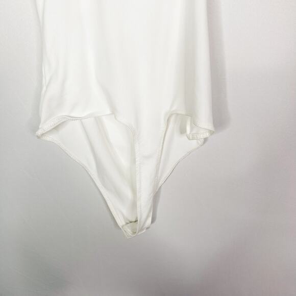 Le Lis Collection Womens Small White Twist Cut Out Bodysuit Tank Snap Closure - Picture 8 of 10